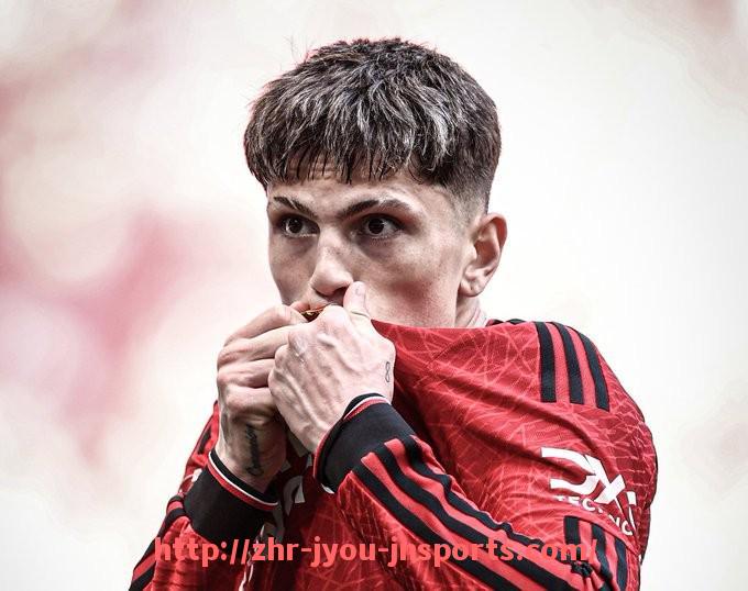 jiuyou九游娱乐-世俱杯场上分工混乱导致配合失误的关键球员表现研究